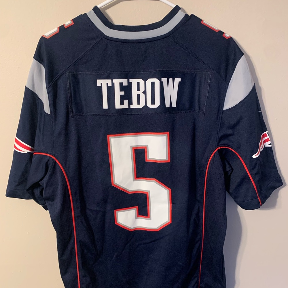 Tim Tebow Patriots jersey Nike size Medium